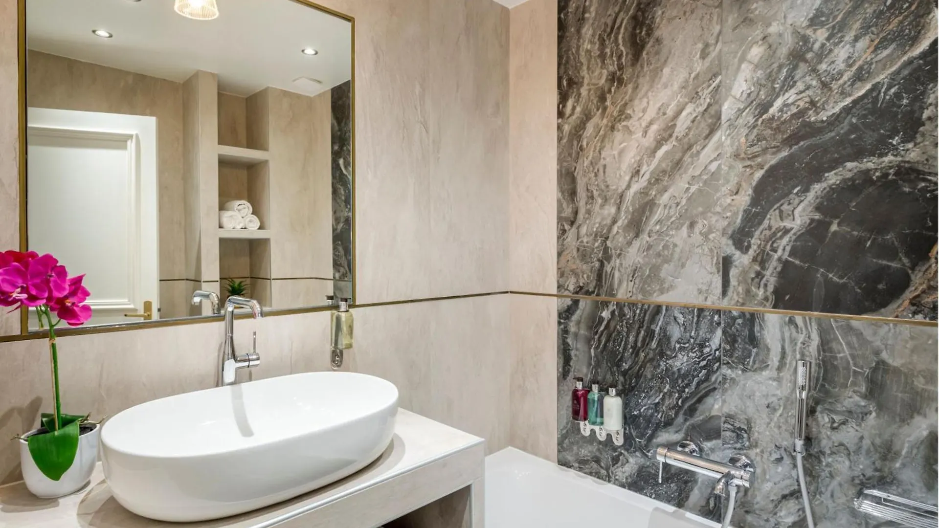 Apartment Merveil - Luxury Suite - Champs Elysees - Mauroy I Paris
